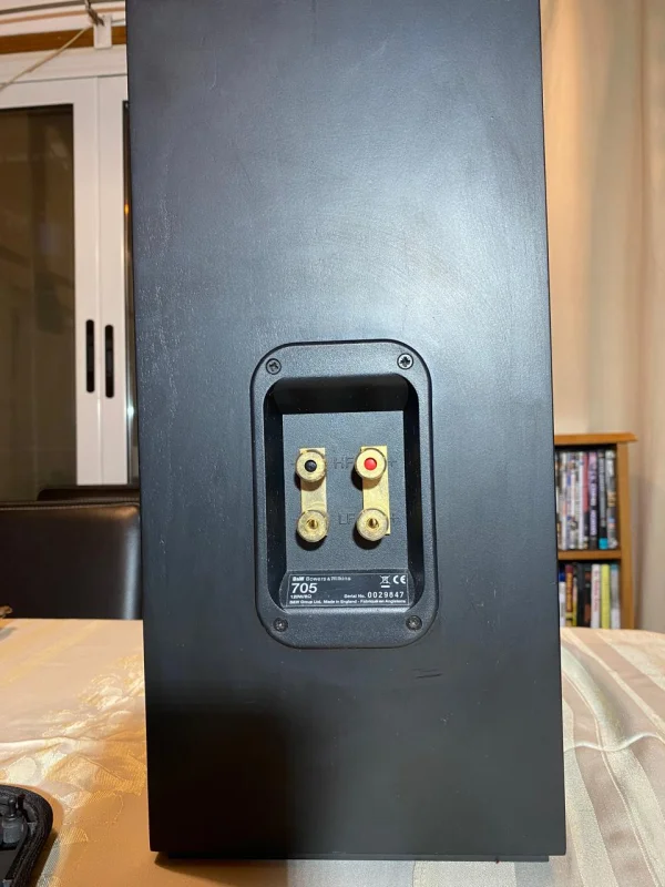 B&W (Bowers & Wilkins) 705 en Parlantes Bookshelf - foto 3