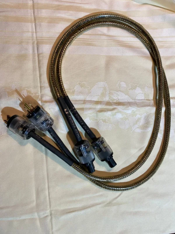 Transparent Power Oval Analysis en Cables y Conectores Cables de corriente - foto 2